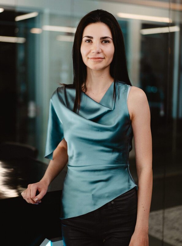 Denise Dimitrova, headshot